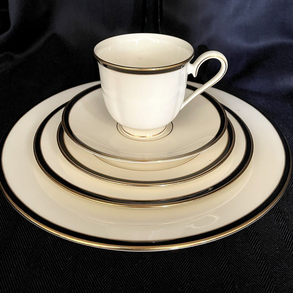 LENOX 'URBAN LIGHTS' DINNERWARE - 5 PIECE PLACE SETTING