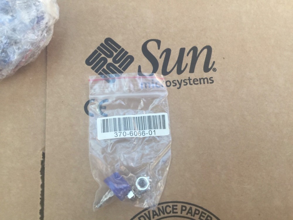 SUN 370-6066,   5M Nut KIT  & 1 key
