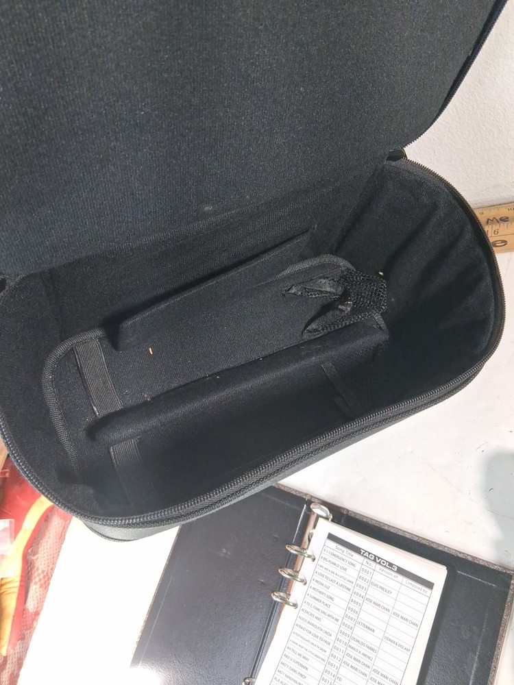 Magic Sing ET23KH Wireless Karaoke System With Case And Book TD31D