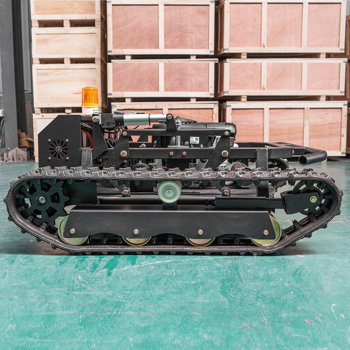 Multi-terrain 27HP Gasoline Remote Control Lawn Mower With 35.5in Cutting Width