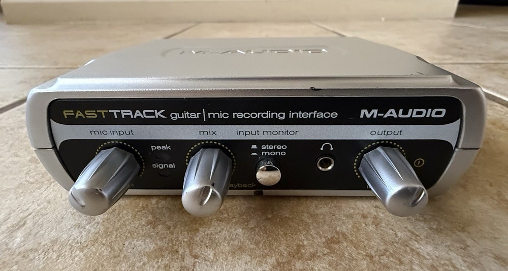 M-Audio Fast Track Guitar Instruments Mic Recording USB Digital Interface