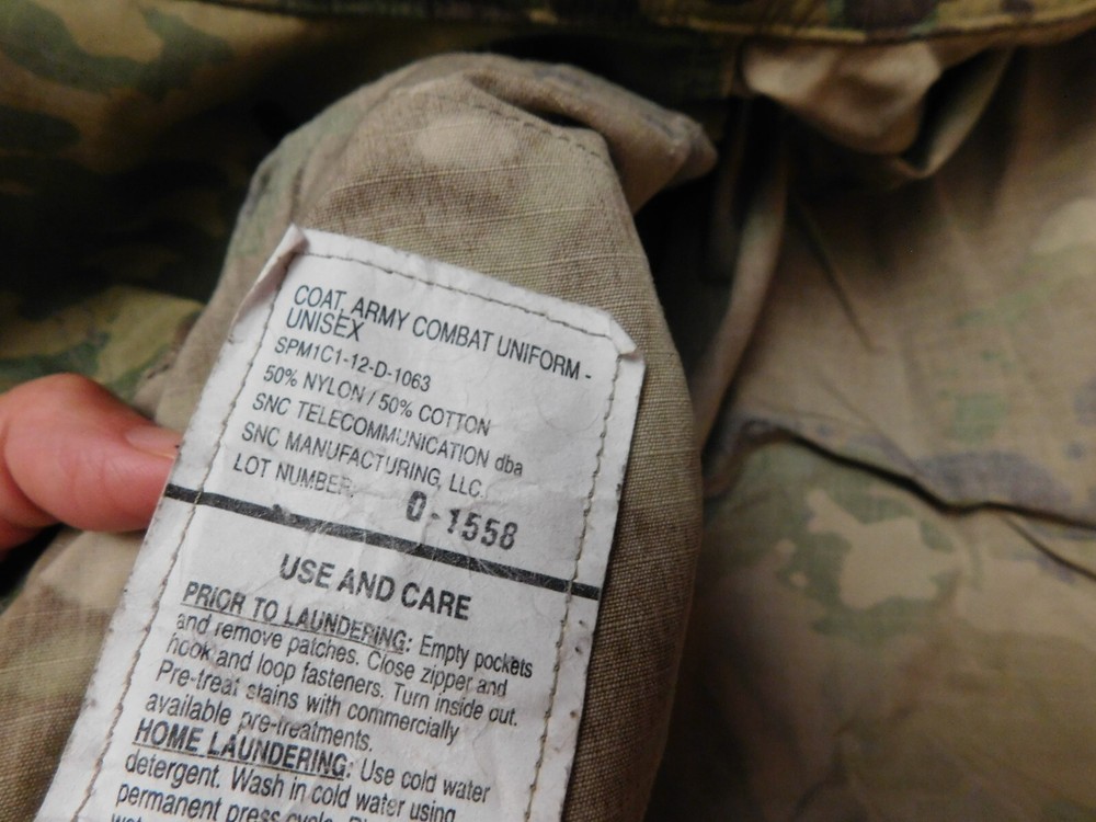 US ARMY OCP COAT SZ SMALL - LONG