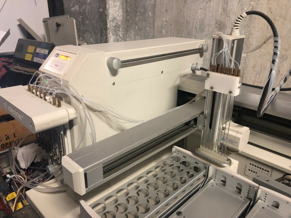 Gilson 215 Liquid Handler and 889 Multiple Injection Module