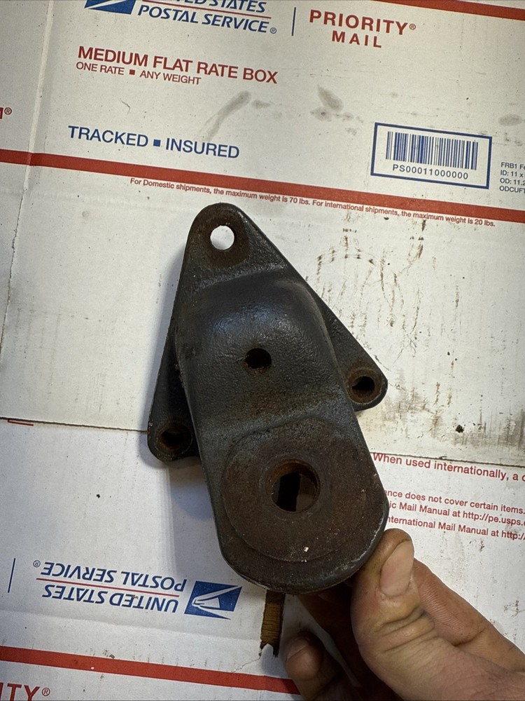 OMC Engine mount 911841