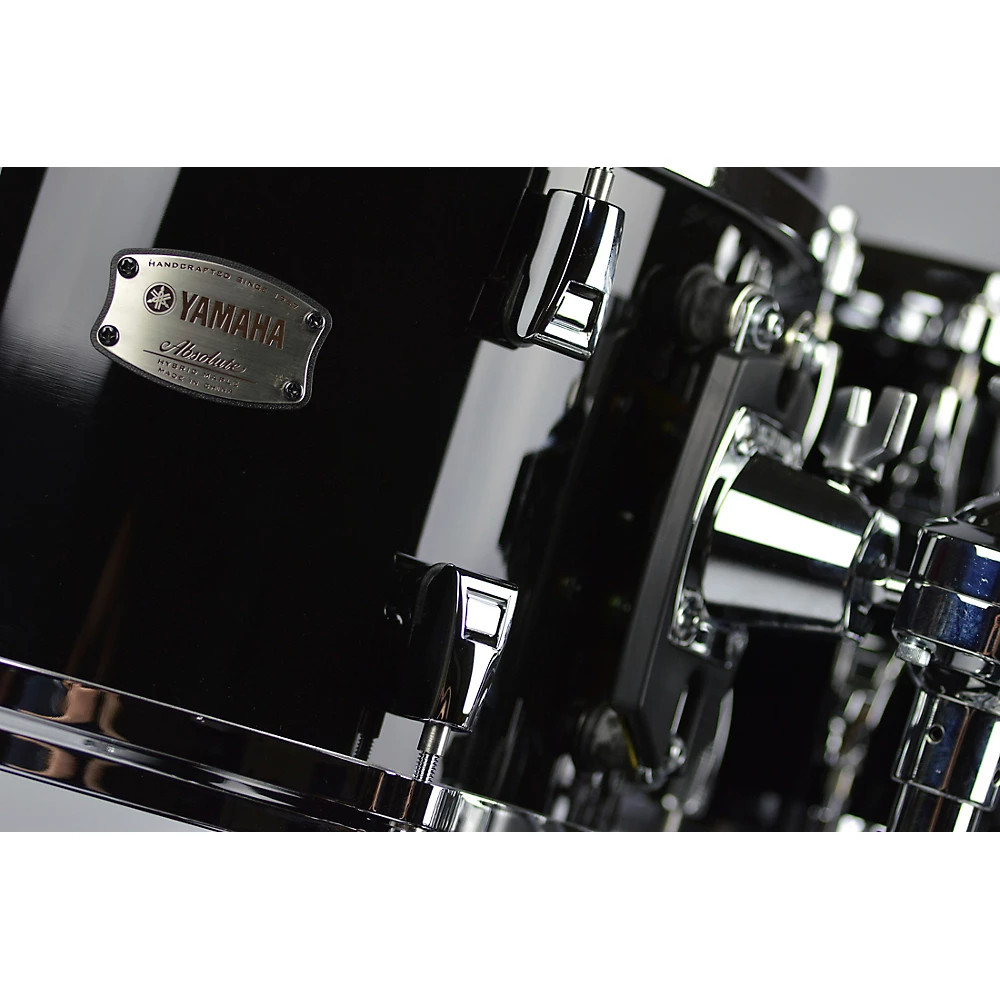 Yamaha Absolute Hybrid Maple 4-Piece Shell Pack With 22" Bass Drum Solid Black