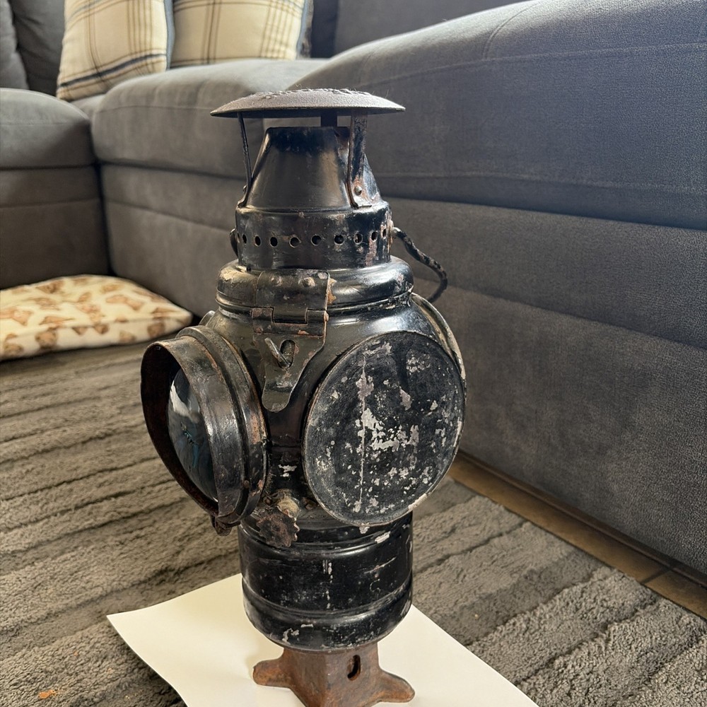 The ADLAKE Non-Sweating Lamp Chicago Railroad Train Switch Lantern Read