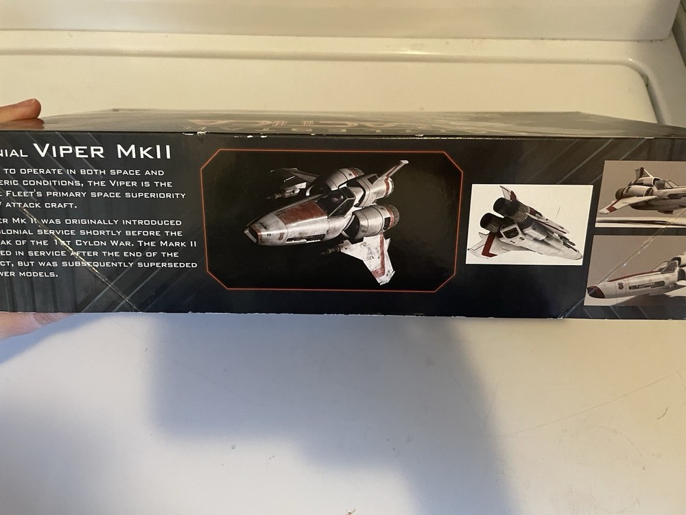 Moebius Models Battlestar Galactica Colonial Viper Mk II 1:32 Plastic Model Kit
