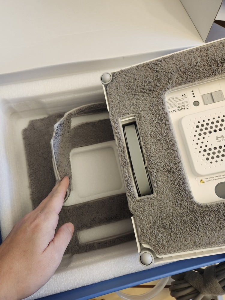 HUTT A1 Automatic Window Cleaning Robot Smart AI Navigation Remote Control