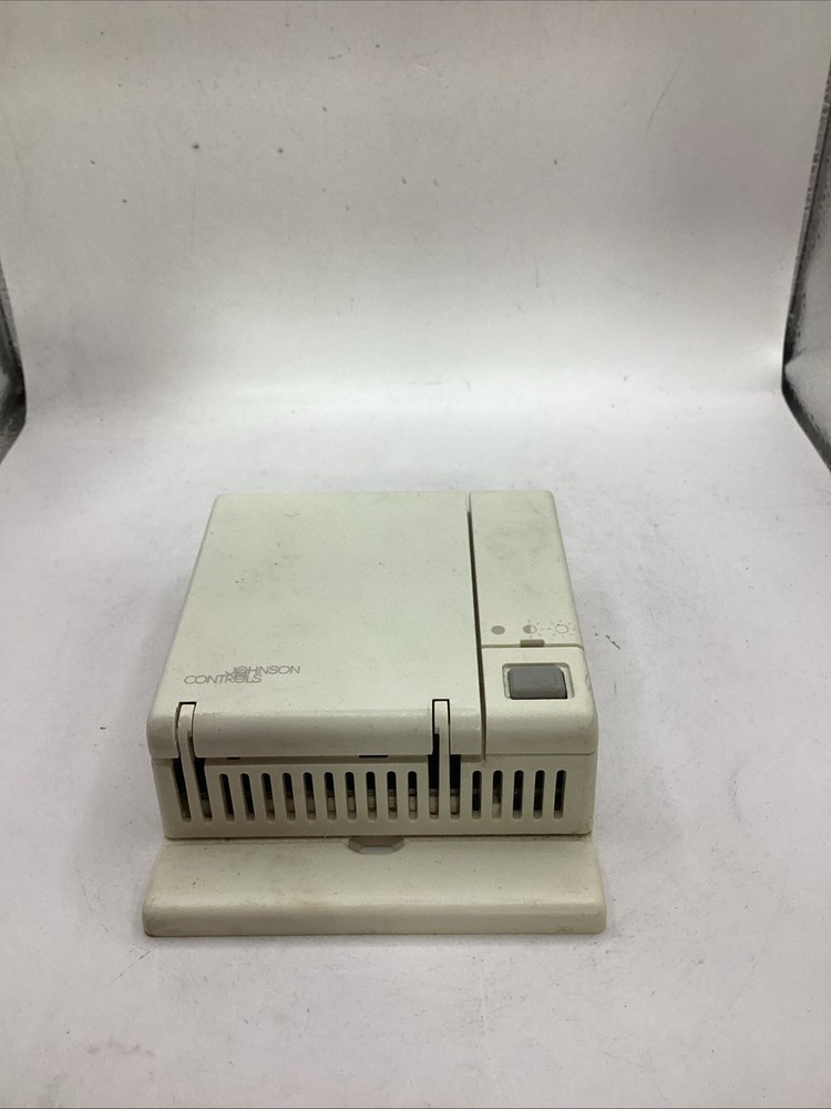 Used Johnson Controls Wall-Mount Temperature Sensor ​Controller TE-67NP-1N00