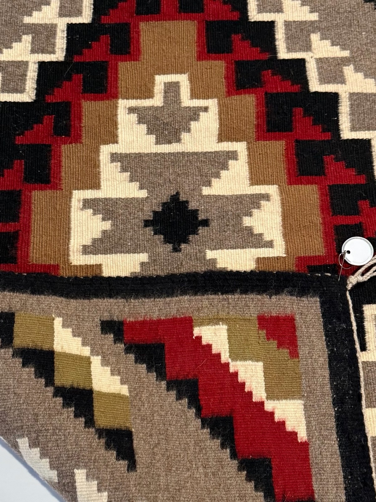 OUTSTANDING NAVAJO GANADO RUG / TAPESTRY,2-TONE(OLIVE-TAN) BACKGROUND, MINT, NR!