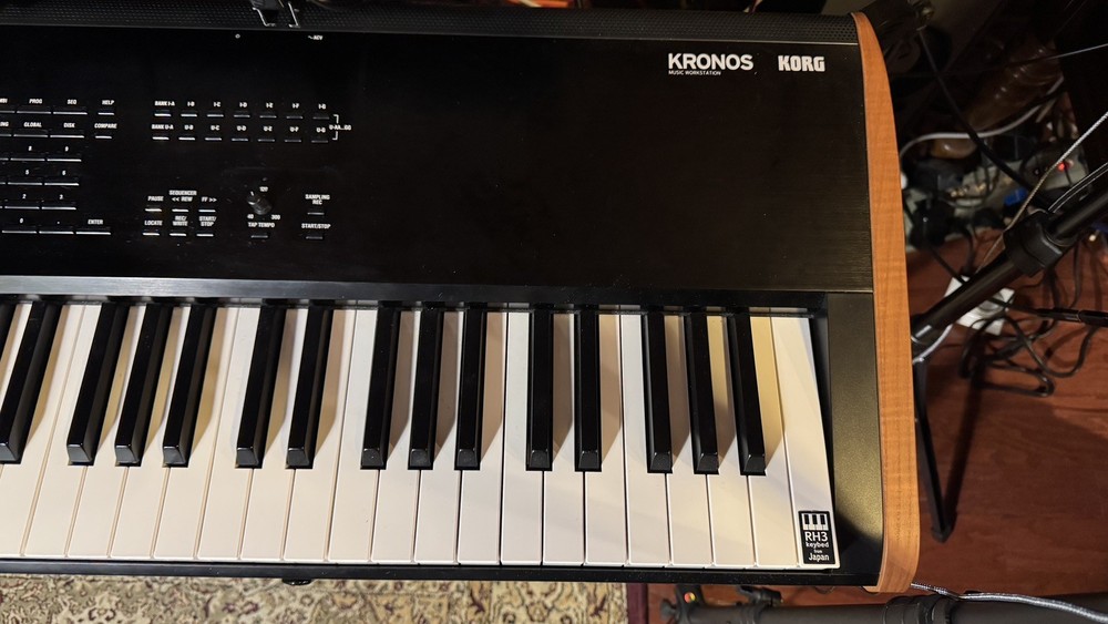 Korg KRONOS 2 88 key Keyboard Workstation Synthesizer