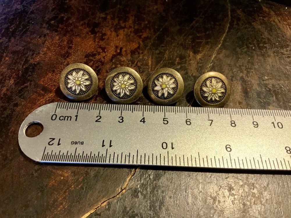 Edelweiss Hand Painted Buttons ( 4 )