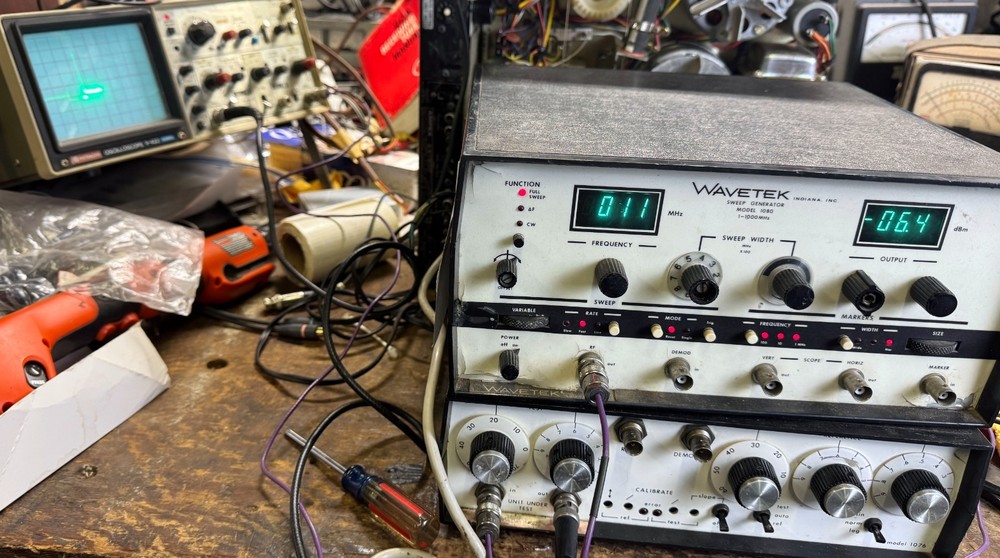 Wavetek 1080 Sweep Generator w/ 1076 Module System Tested Output