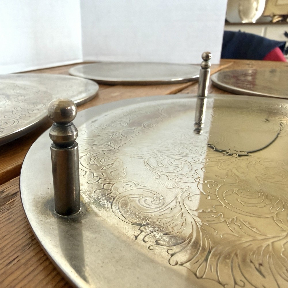 Vtg 70’s Silver Plate Scroll Design Engraved Round 5 Pc Trivet Set W/ Holder 7.5