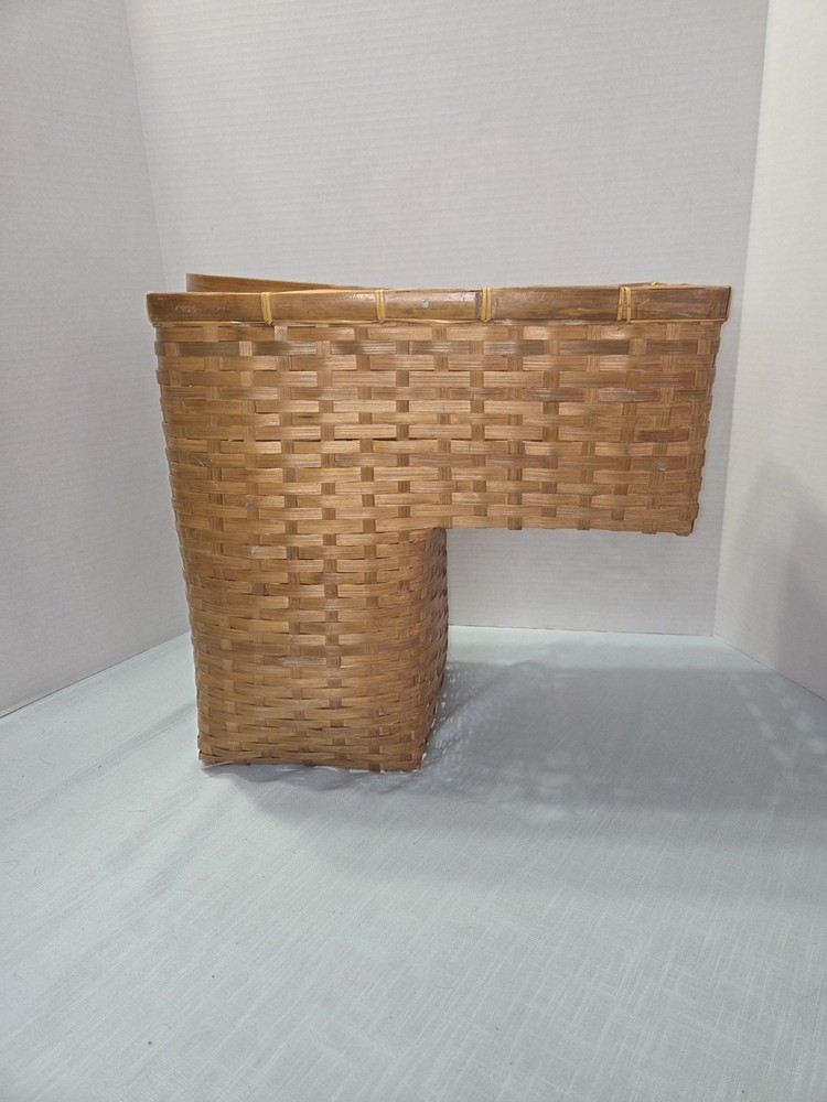 Vintage Wicker Stair Step Basket w/handle