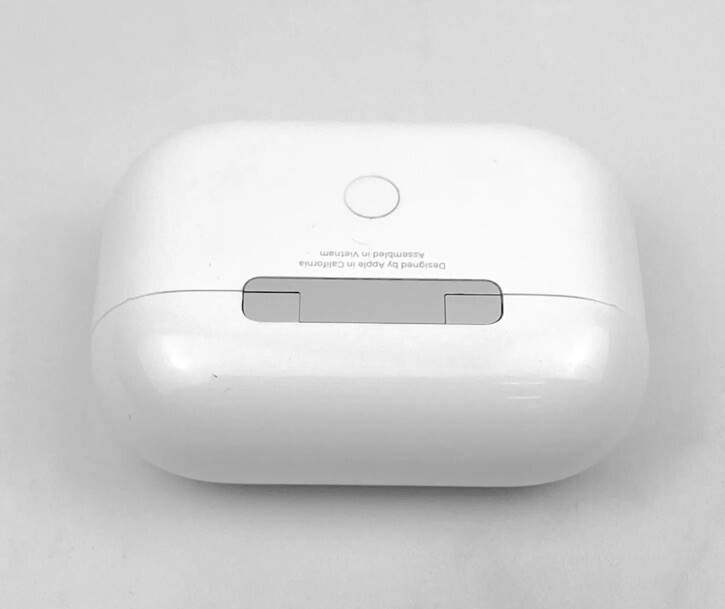 Apple Airpods Pro 1st Generation Wireless Charging Case Good A2084 A2190