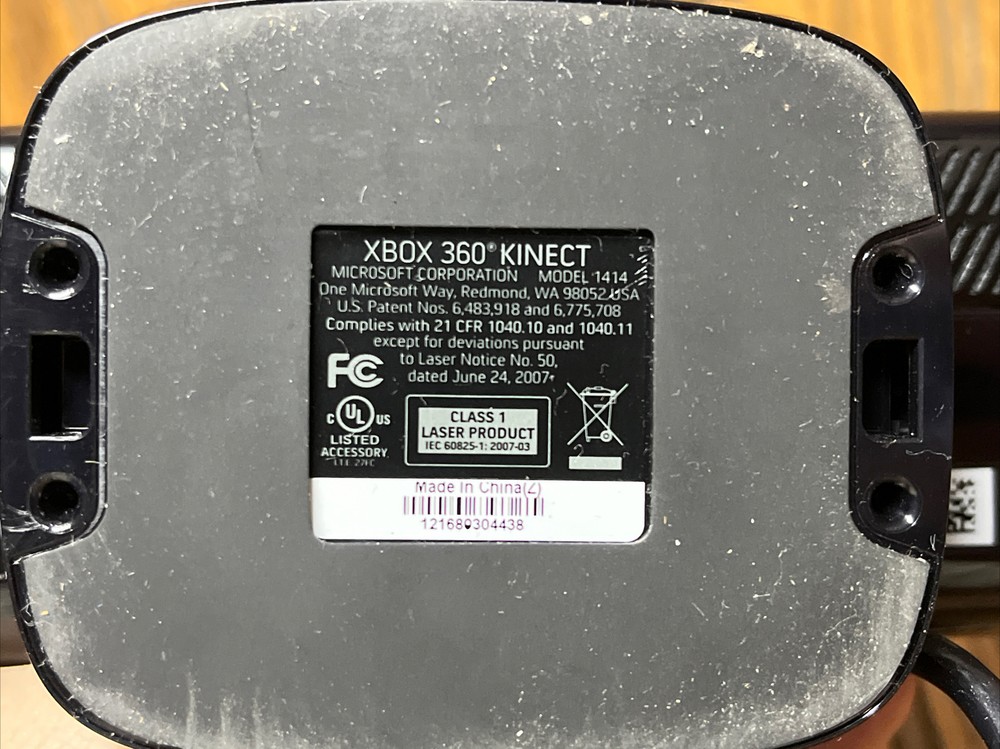 XBOX 360 Kinect Sensor Bar 1414 w/ Kinect Adventures Nike + Kinect Training Nice