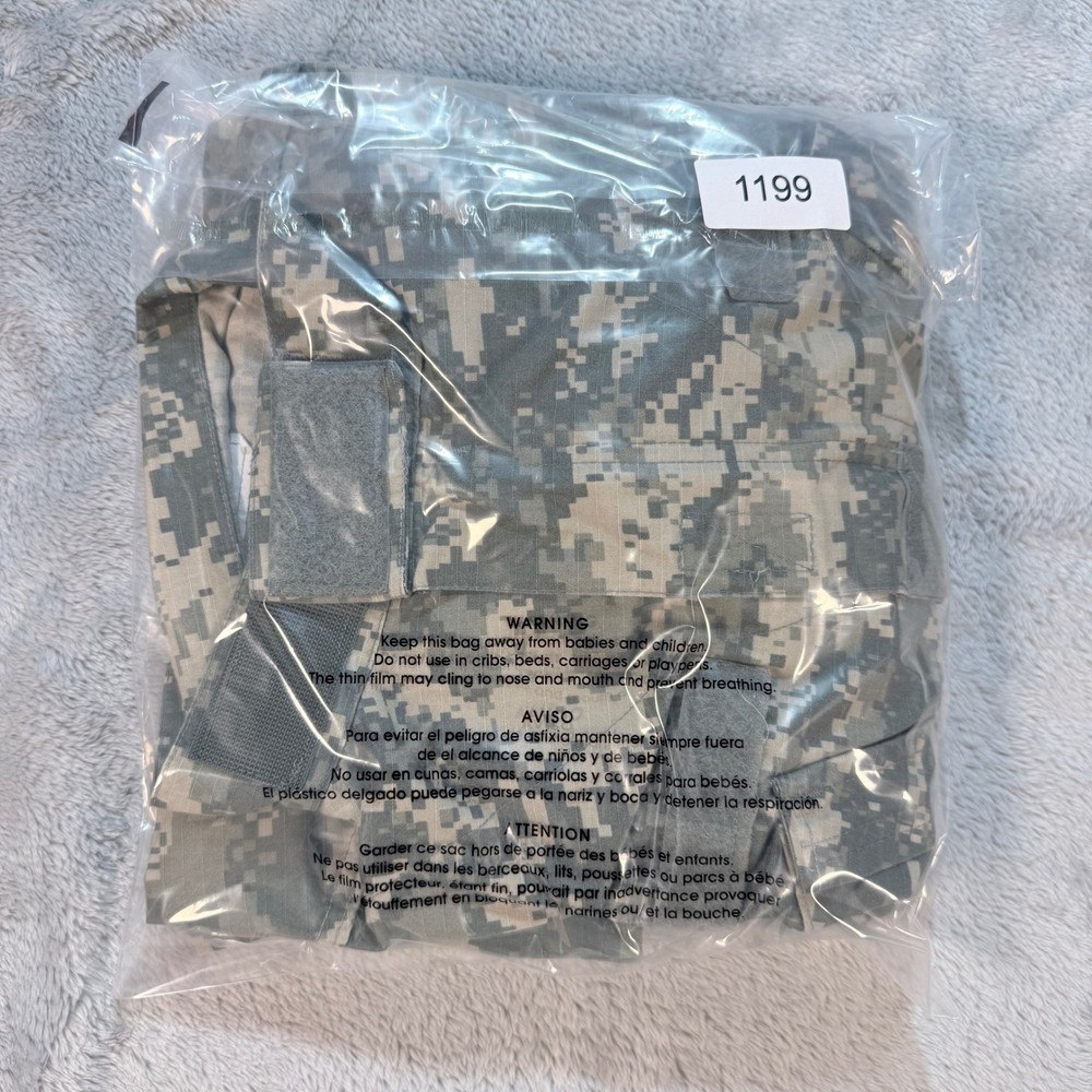US Army Combat Uniform ACU Zip Jacket Medium Regular Digital Camo SPM100