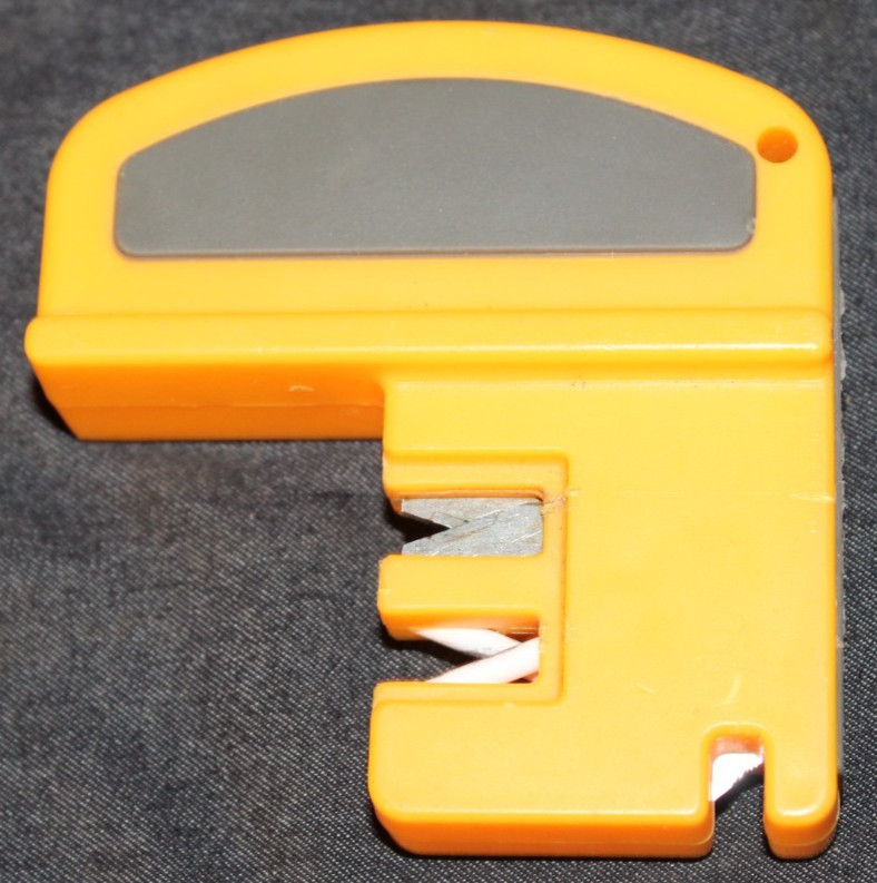 Smith’s Knife & Hook Sharpener With Line Cutter USED AO4071929