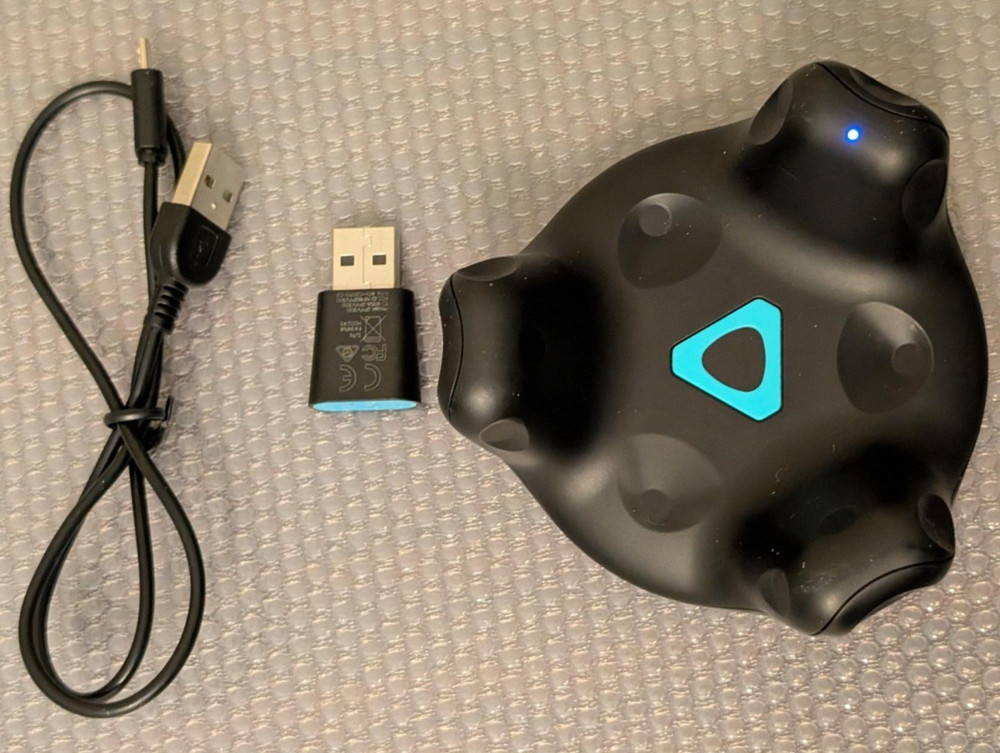 HTC Vive Tracker 2.0 with Dongle, Cable