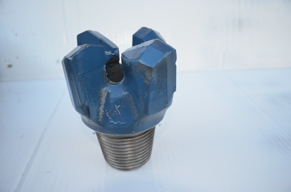 4-3/4 inch Chevron Drag Bit 4 Wing Reg API Thread