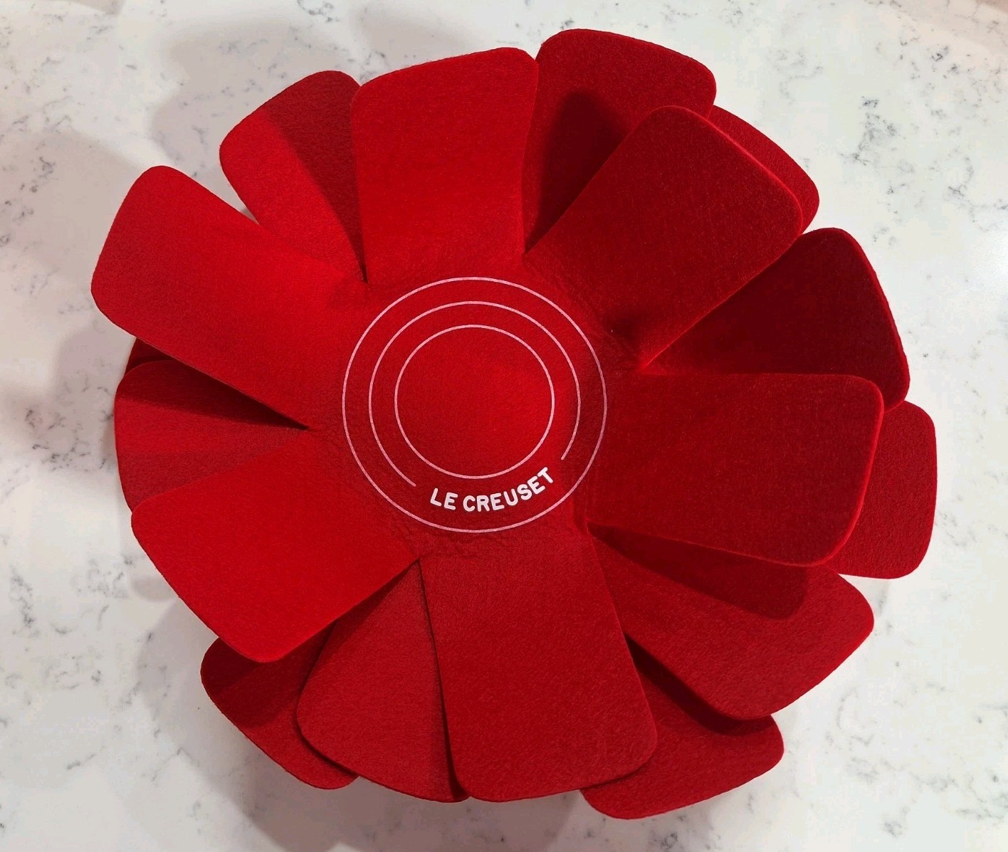 Le Creuset Felt Cookware Protectors - Set of 3, Red, 15.75in, ST00150000060001