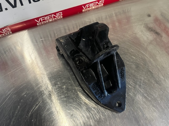 PETERBILT CAB MOUNT BRACKETS MISC 105470