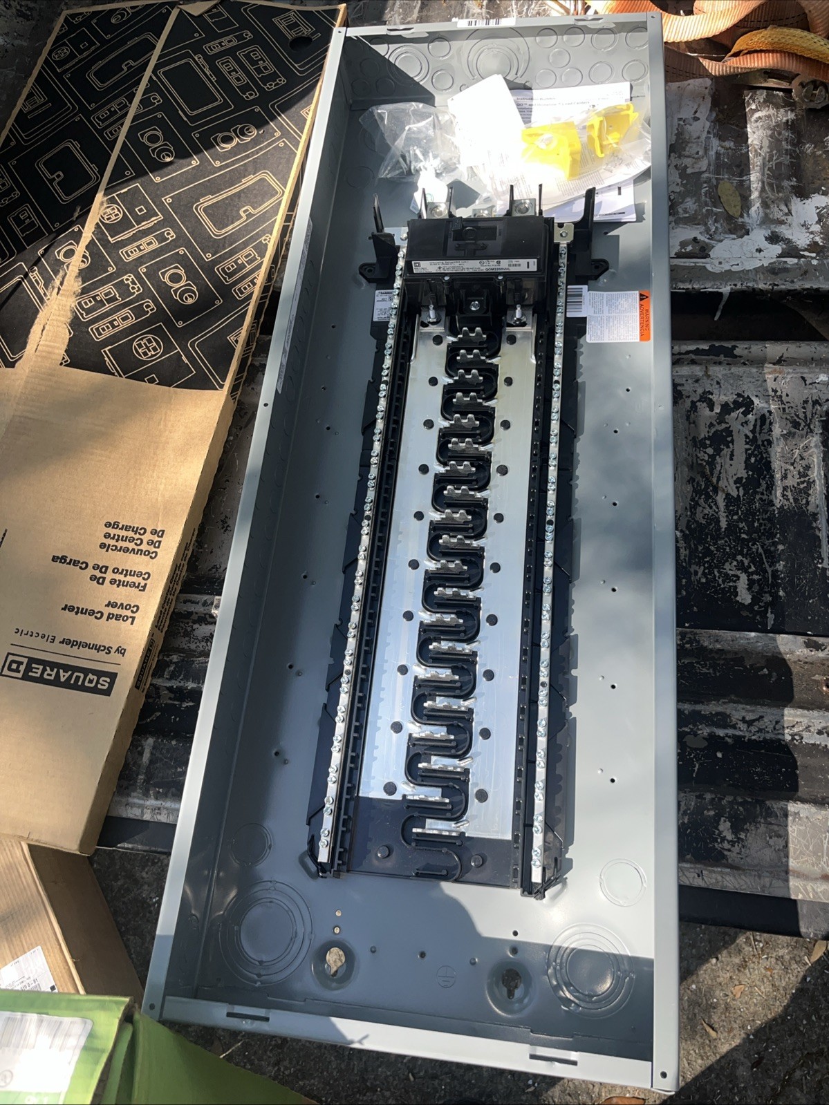 Square D HOM4080M200PC Load Center 200A 120/240V 40-Space (A)