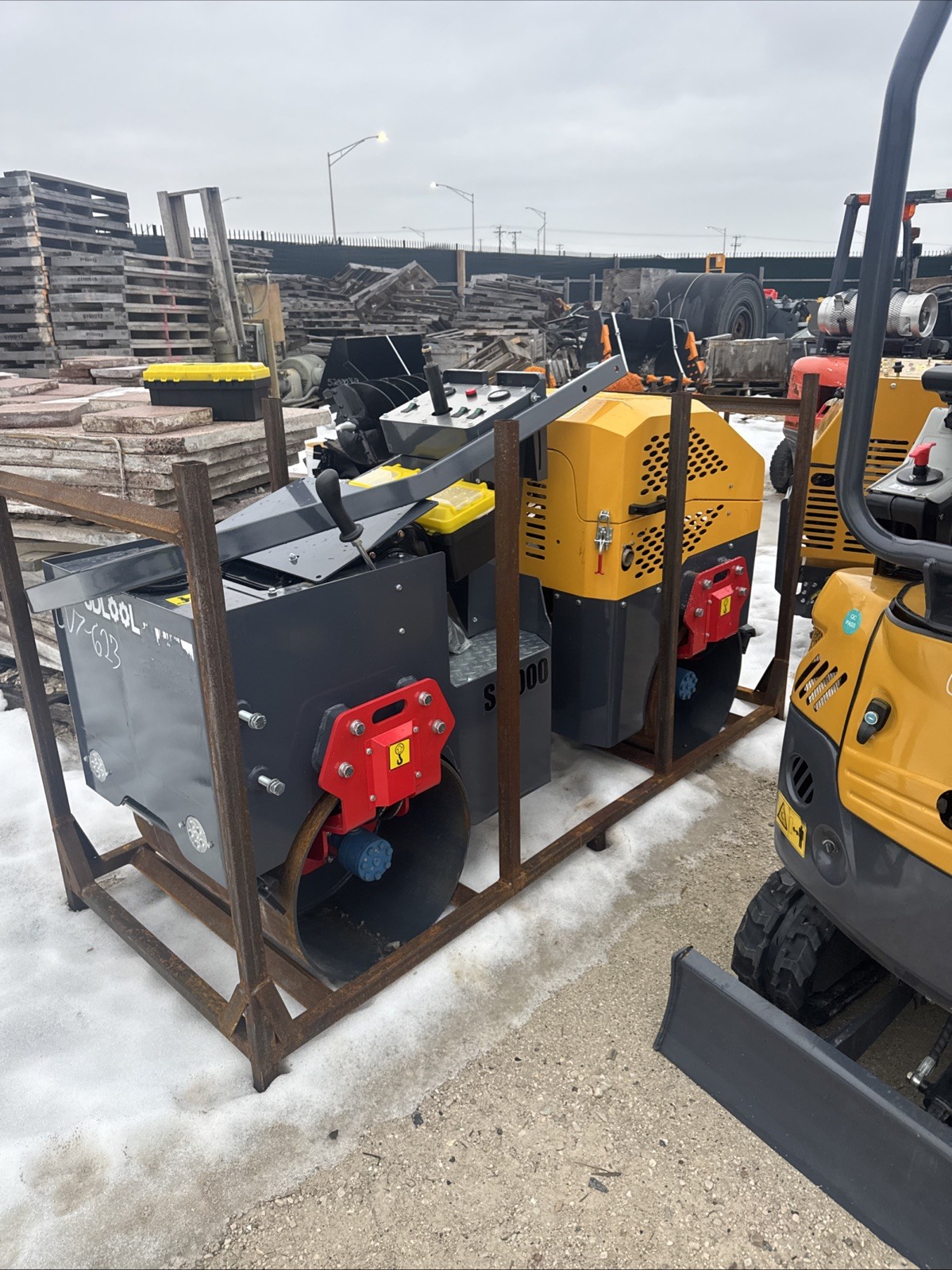 SDOL SL1000 Vibratory Roller Ride On Compactor Asphalt Smooth Drum 13 Hp Gas