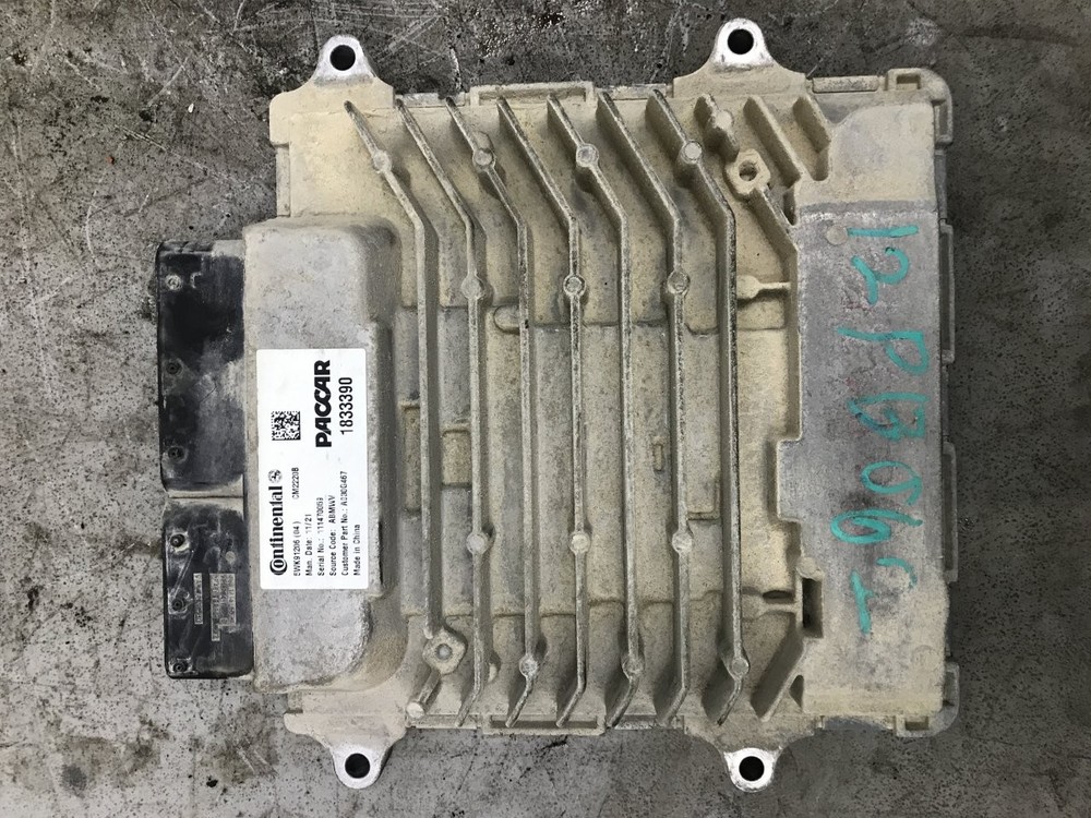 Peterbilt 388 Electronic DPF Control Module - Used | P/N 1833390