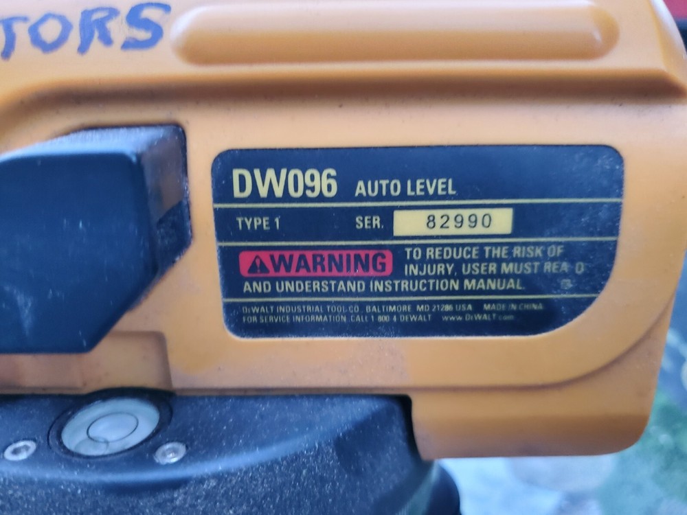 DEWALT DW096 26x Heavy Duty Auto Optical Level Survey Construction Tool Untested