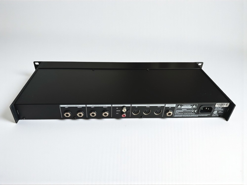 TC Electronic D-Two Multitap Rhythm Delay Rack Effect Processor – Clean & Tested