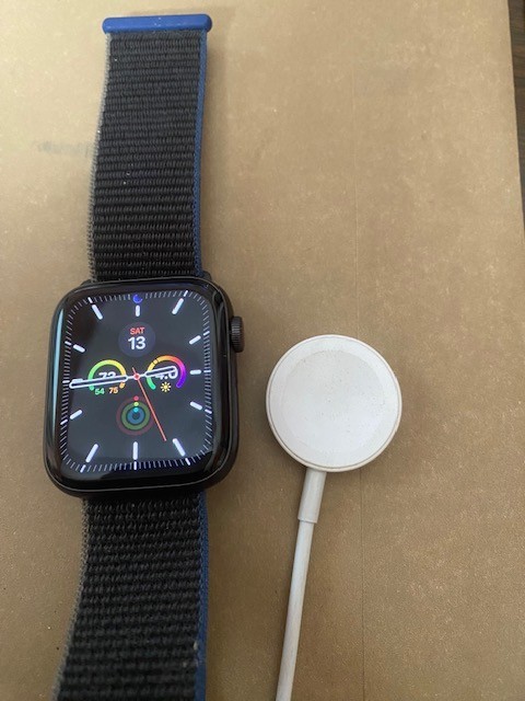 Apple Watch se 44 SG