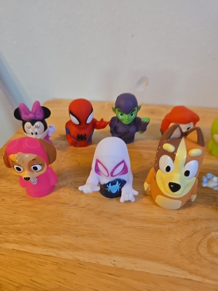 12 Assorted Finger Puppets