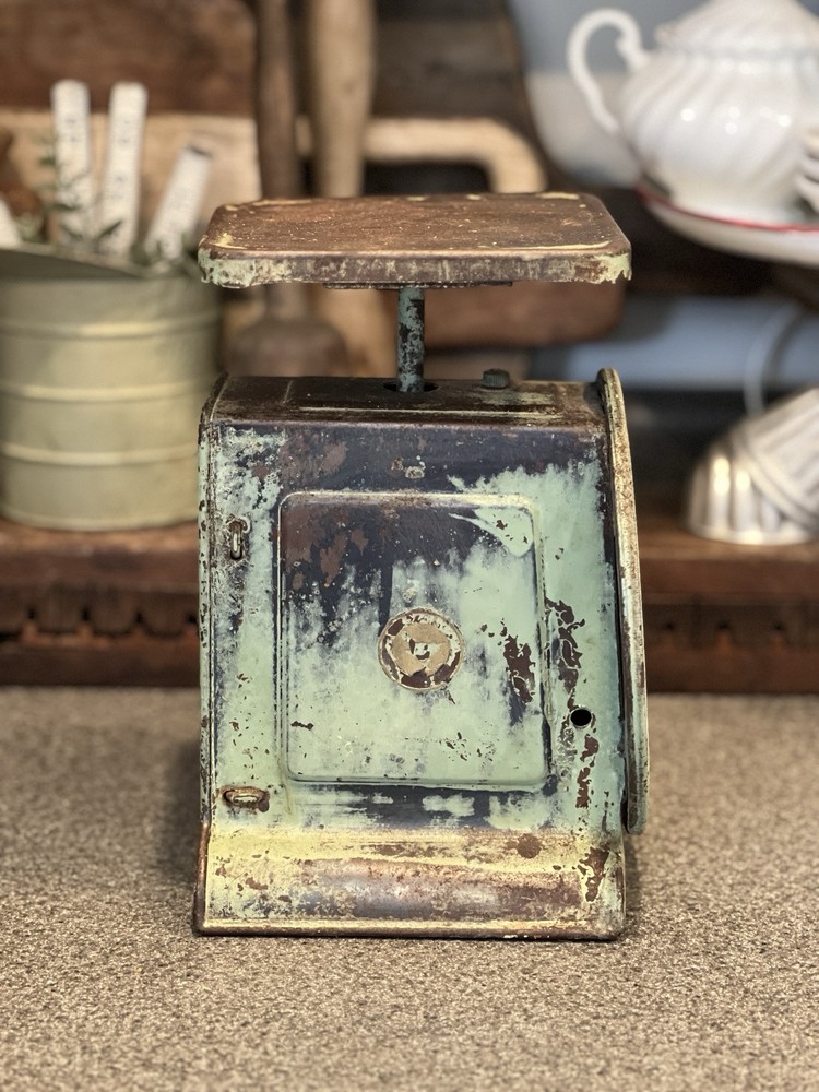 Vintage Scale Rusty Green Farmhouse Scale