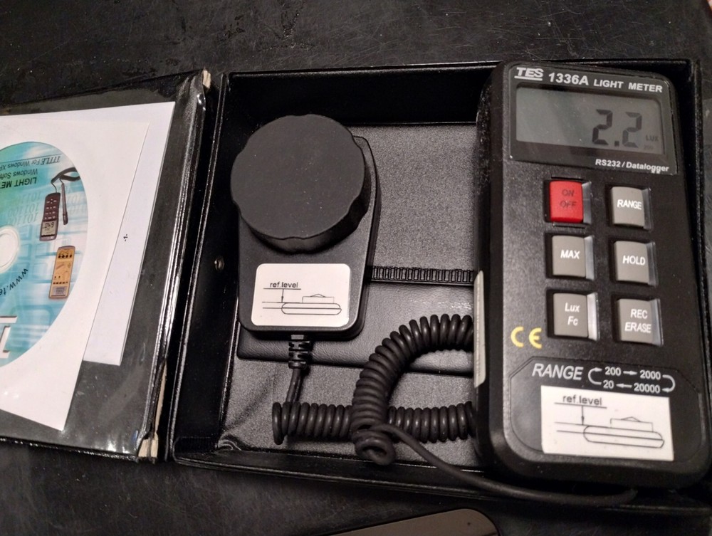 **USED** TES-1336A High Precision Datalogging Light Meter Digital LUX Meter