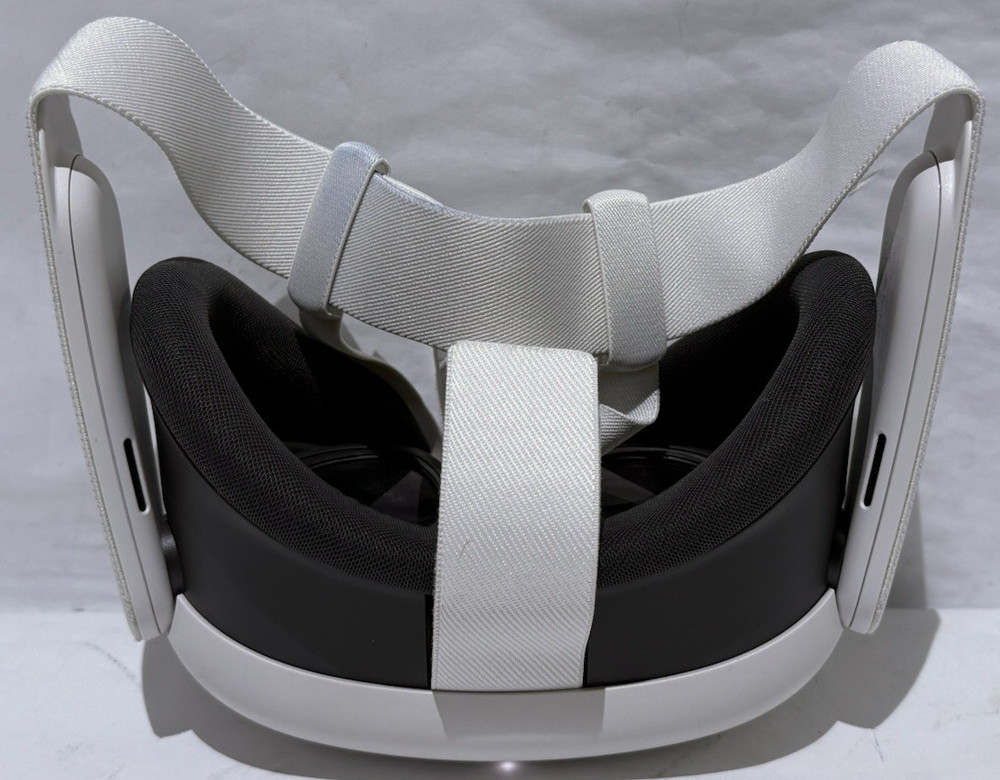 Meta Quest 3 128GB VR Headset ONLY
