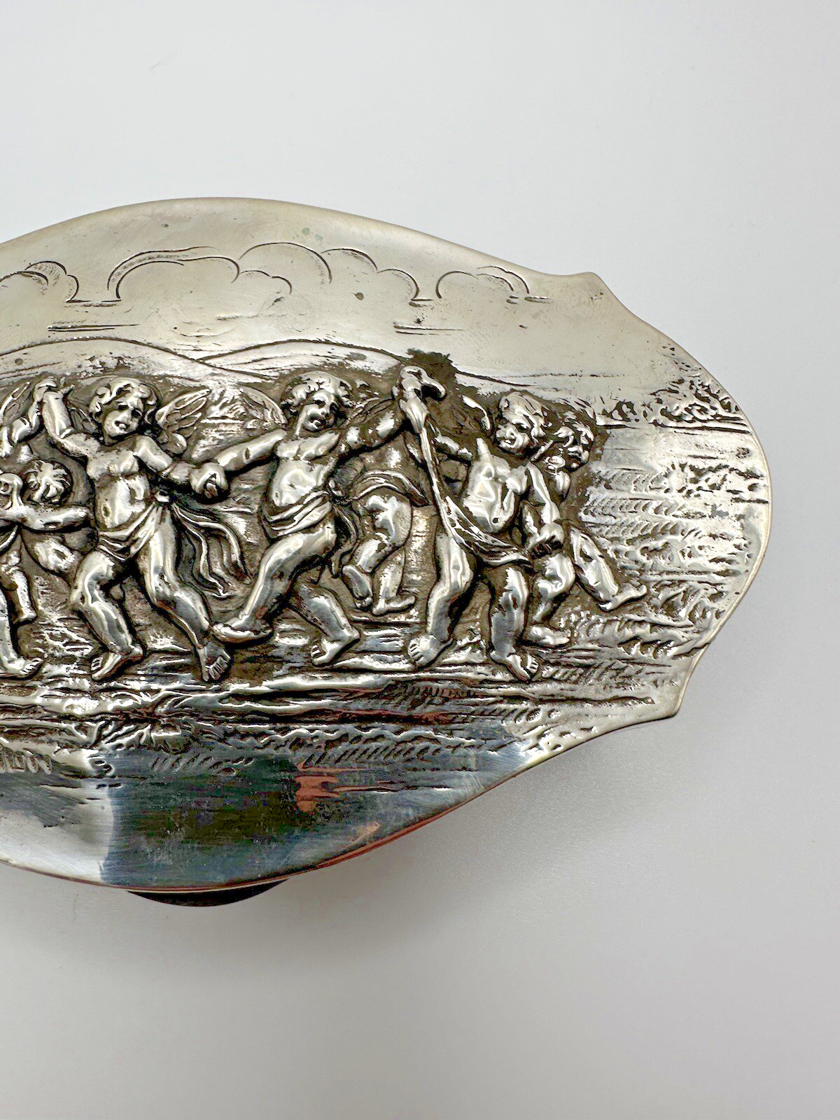 ANT 1600s Augsburg German / Hanau 800 Silver Cherub Repousse Jewelry Casket 157g