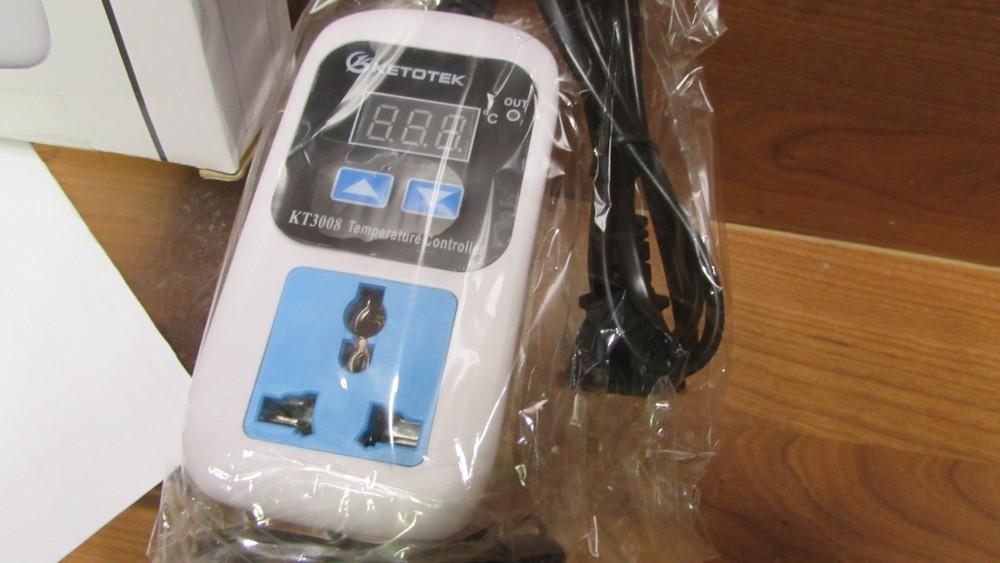 KetoTek Hygrostat Humidity Controller Switch Hygrometer 0~99%RH 110-220V Sensor