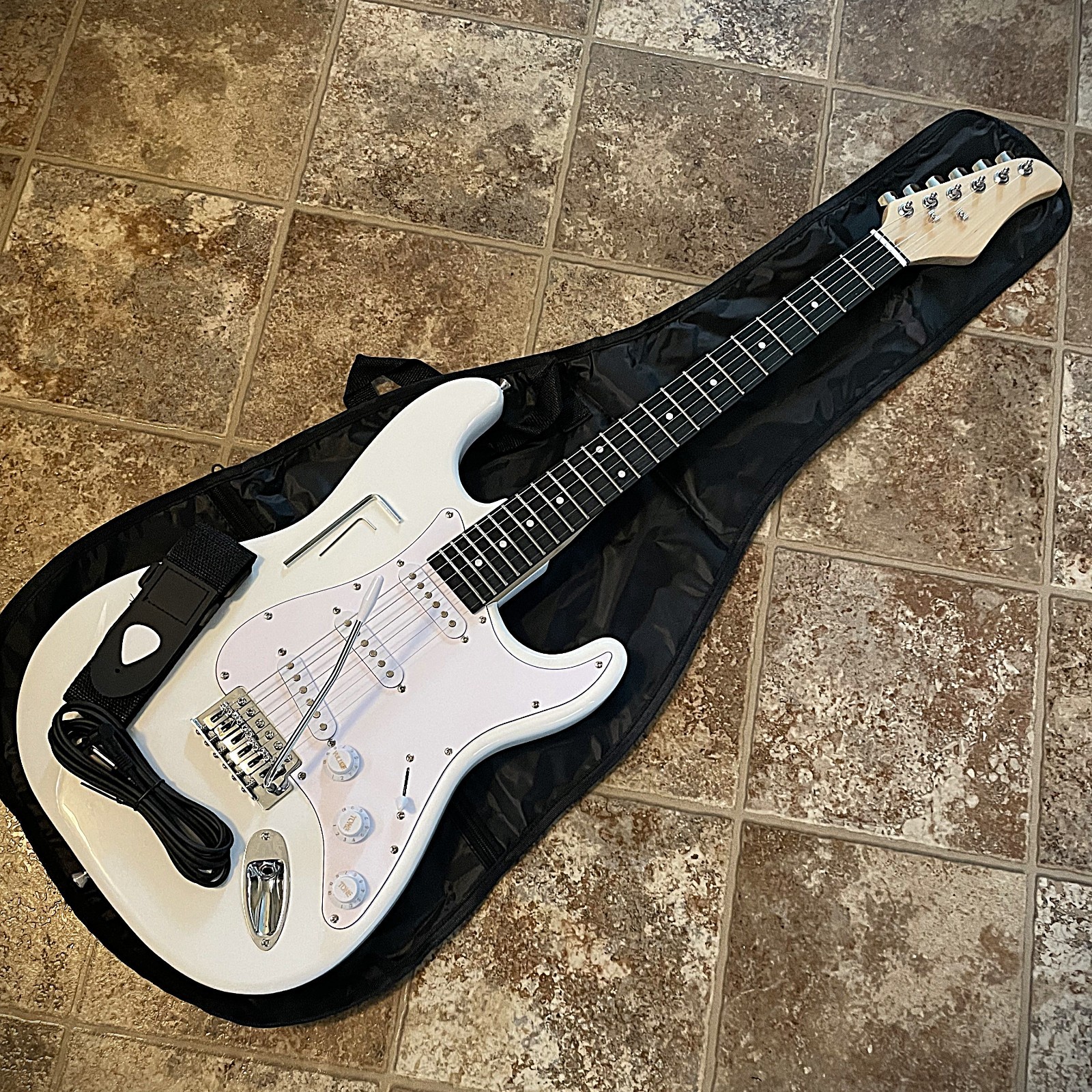 Full-Size Olympic White Electric Guitar with Rosewood Fretboard, S-S-S Pickups