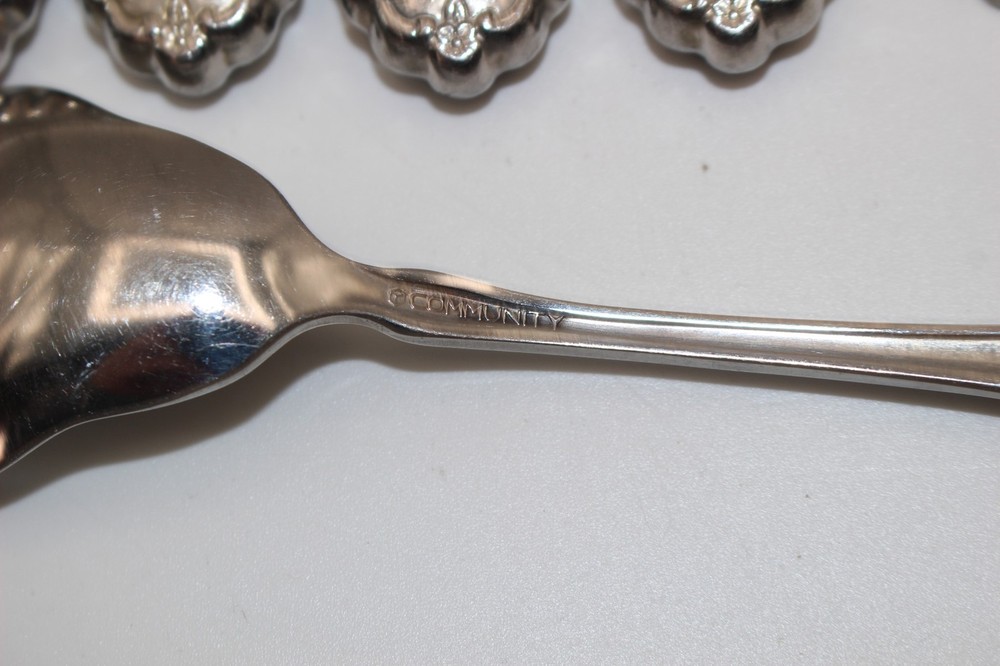 17 PCS ONEIDA CUBE TENNYSON STAINLESS STEEL FLATWARE