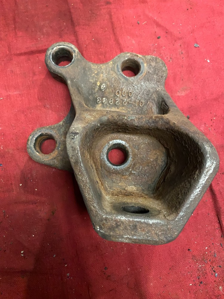 Caterpillar engine mount 01-22933-000 CAT