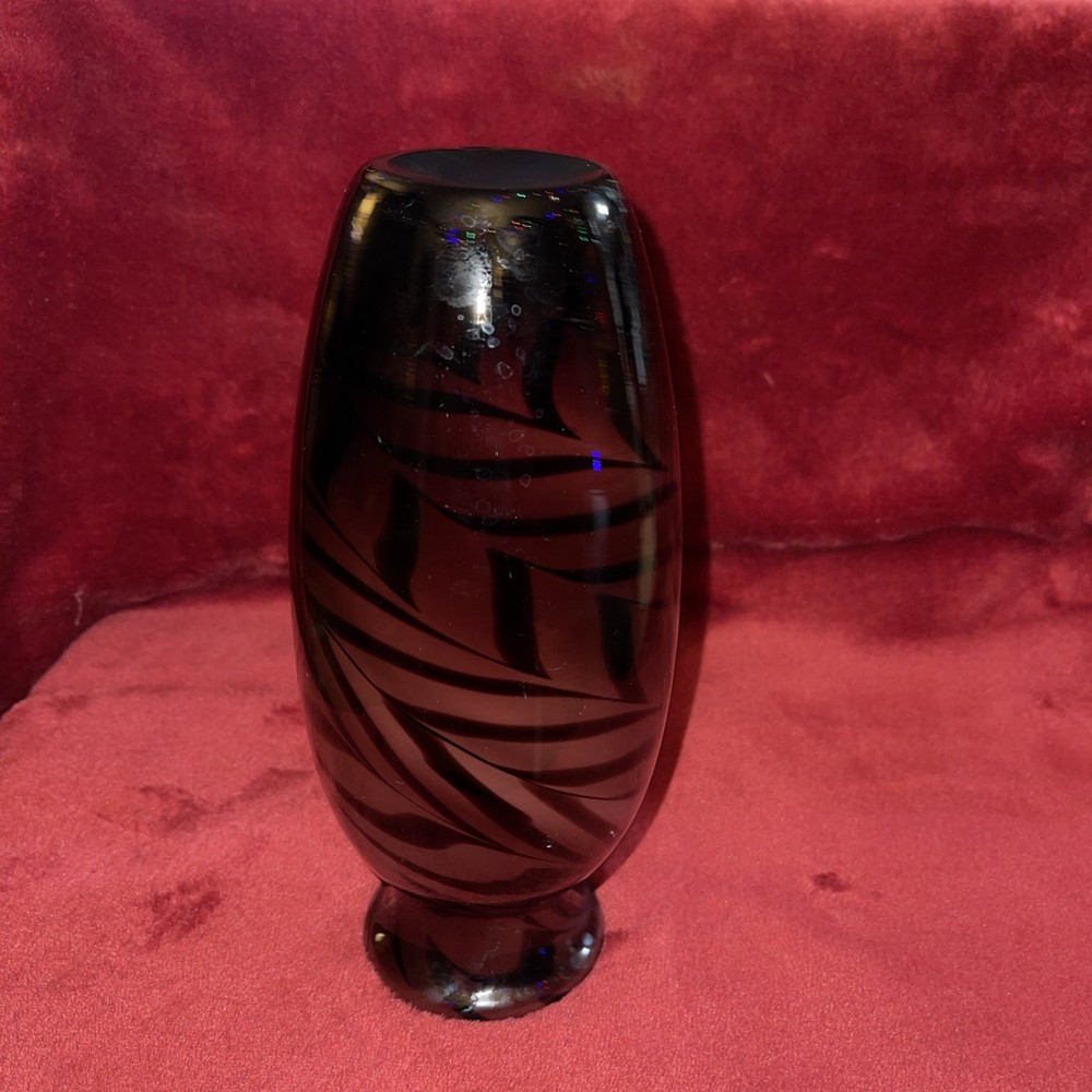 Swirl Vase 8” Heavy with Polished bottom
