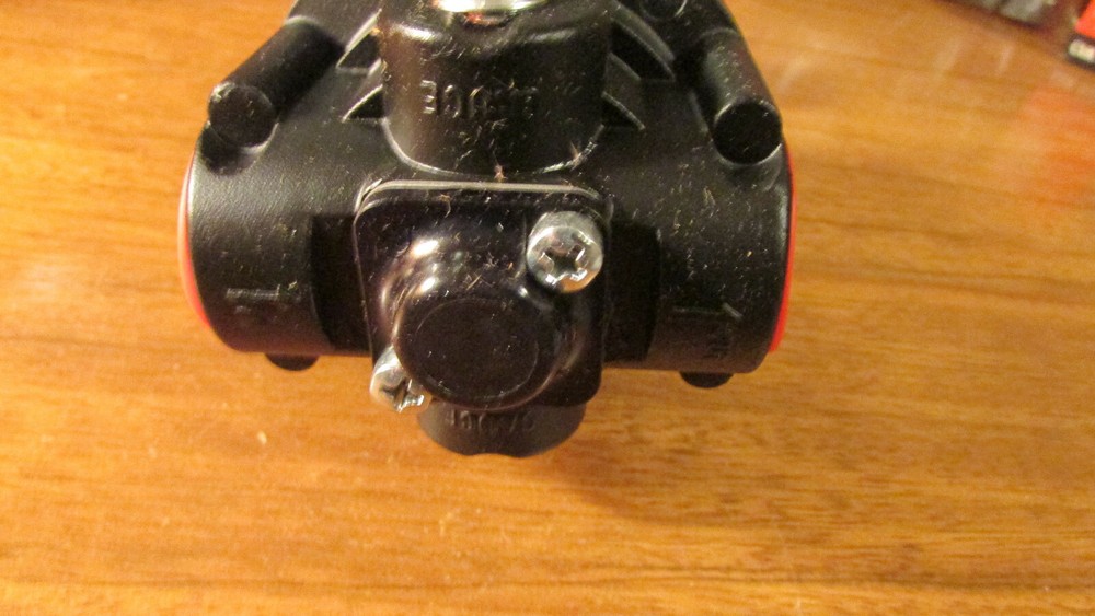 FAIRCHILD MODEL 10 10204 PNEUMATIC PRECISION REGULATOR
