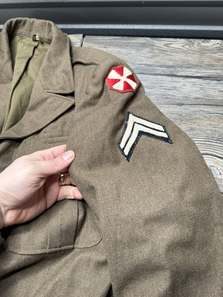 Original WW2 U.S. Army 33rd Infantry Division Khaki Jacket Dated