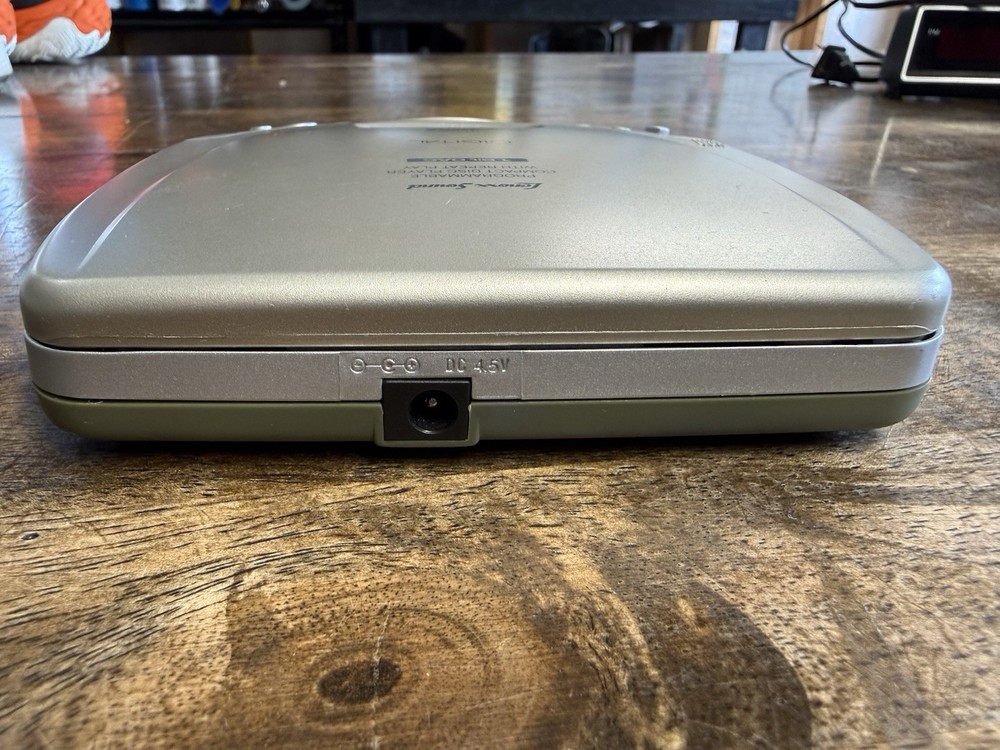 Lenoxx Sound Programmable Compact Disc Player W/Repeat Player 1 Bit DAC Digital