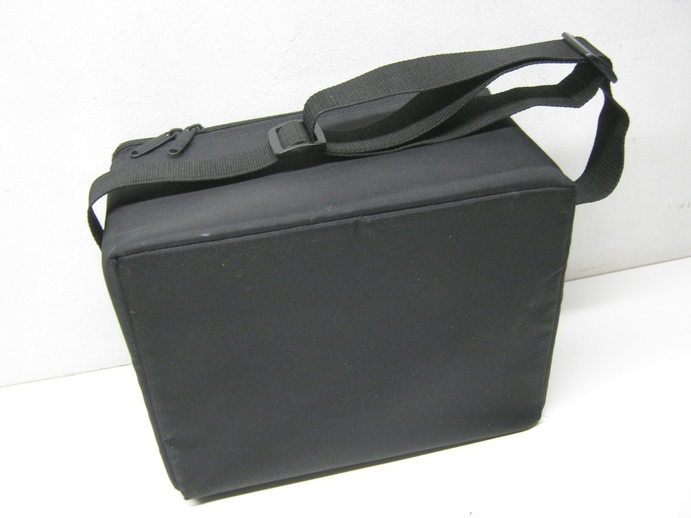 Case Logic 30 CD Holder Bag Carrying Case Storage w Adjustable Strap Vintage 90s