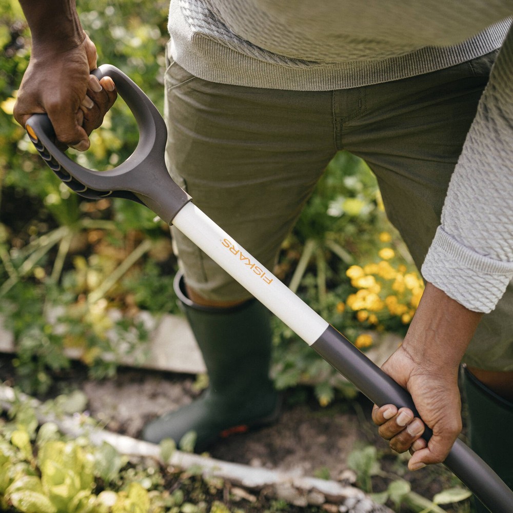 Fiskars White Digging Fork