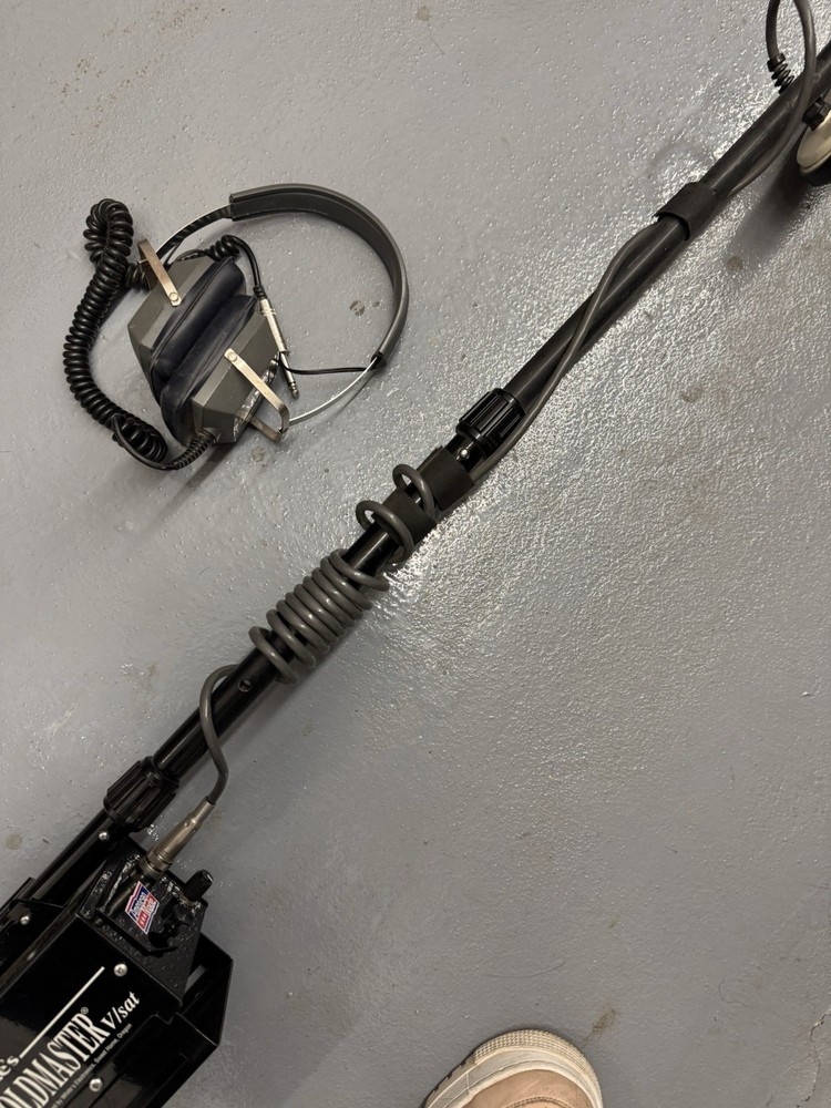 Whites Gold Master V/sat Metal Detector
