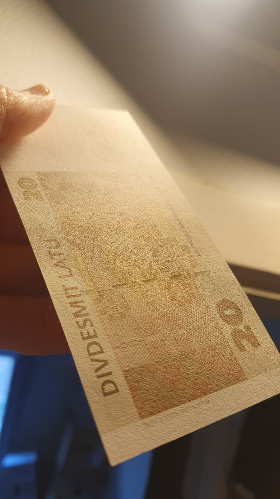 LATVIA 20 latu 1992, P-45, UNC/aUNC ..011A